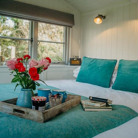 Blatchford Briar - Award Winning Private Shephards Huts With Their Own Secluded Hot Tubs Milton Abbot Экстерьер фото