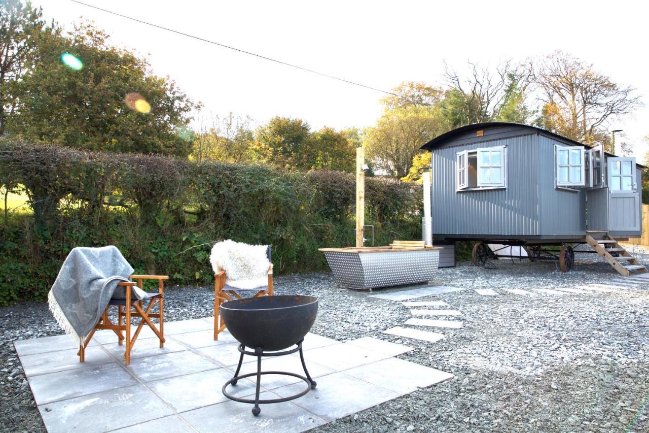 Blatchford Briar - Award Winning Private Shephards Huts With Their Own Secluded Hot Tubs Milton Abbot Экстерьер фото