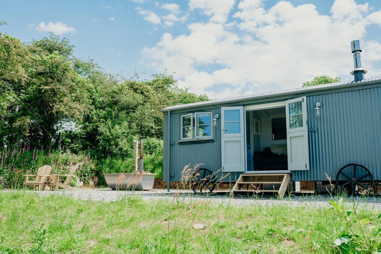 Blatchford Briar - Award Winning Private Shephards Huts With Their Own Secluded Hot Tubs Milton Abbot Экстерьер фото