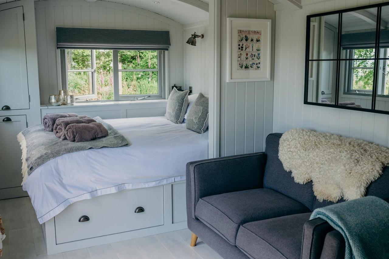 Blatchford Briar - Award Winning Private Shephards Huts With Their Own Secluded Hot Tubs Milton Abbot Экстерьер фото
