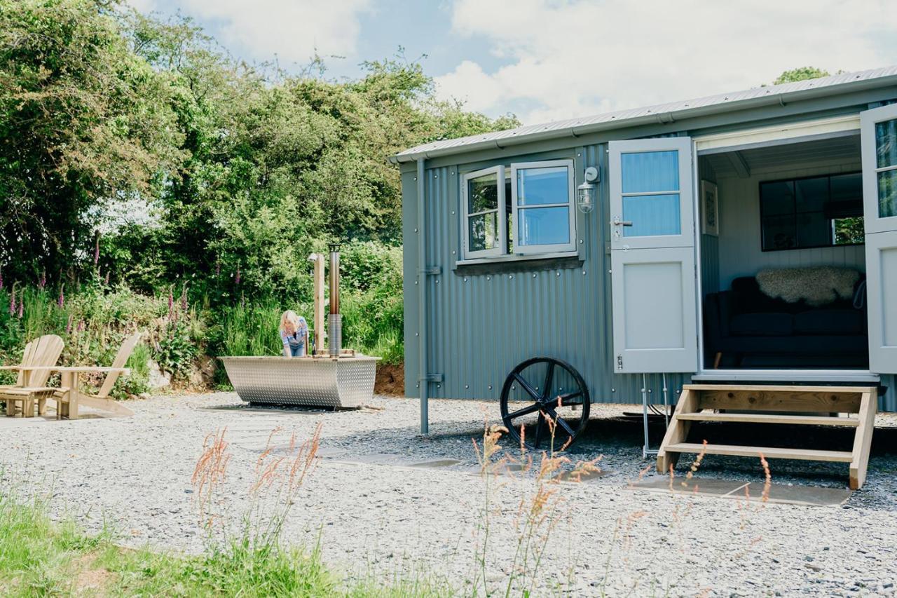 Blatchford Briar - Award Winning Private Shephards Huts With Their Own Secluded Hot Tubs Milton Abbot Экстерьер фото